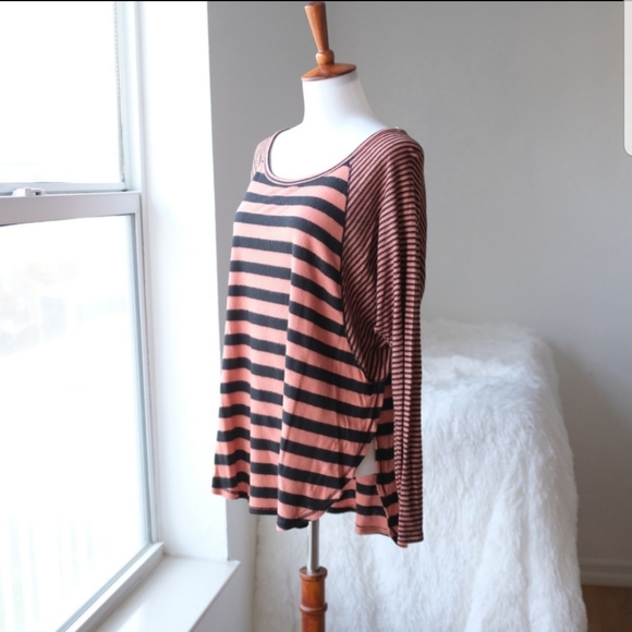 **LAST ONE** Long sleeve scoop neck tunic - Picture 4 of 7